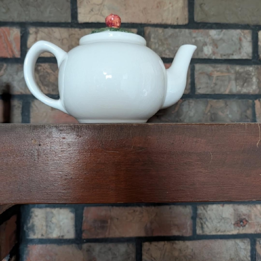 Fruit Pattern Teapot - Picture 4 of 5